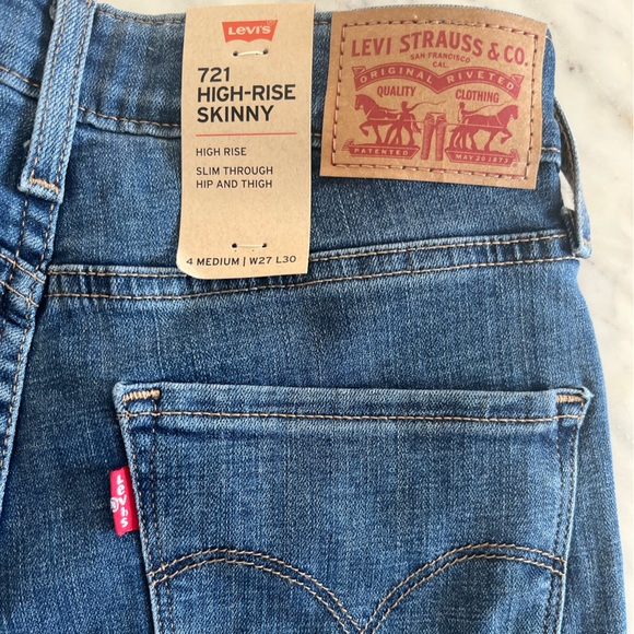 Levi's Denim - Levi’s 721 High-Rise Skinny Jeans (Distressed)
